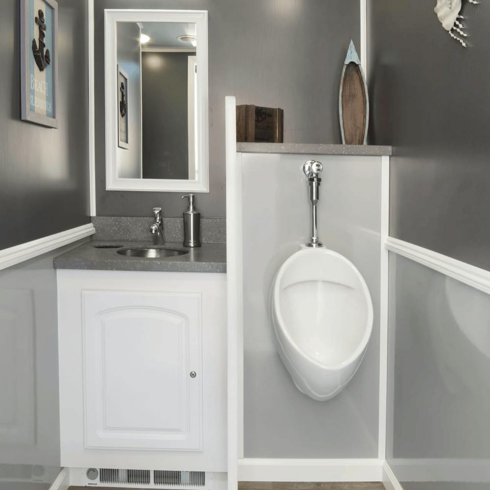 Cabin Trailer Urinal